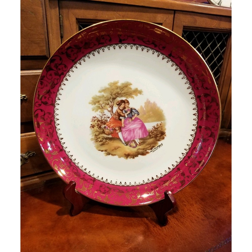 LIMOGES FRANCE FRAGONARD DECORATIVE PLATE 9" COUPLE COURTING SCENE GOLD/RED